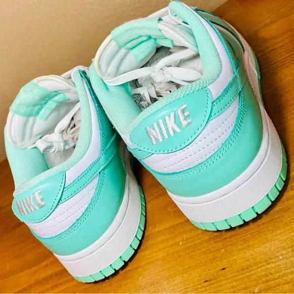 EUC RARE Women’s Nike Low Dunk Green Glow/White Sneakers - HTF - Picture 10 of 17